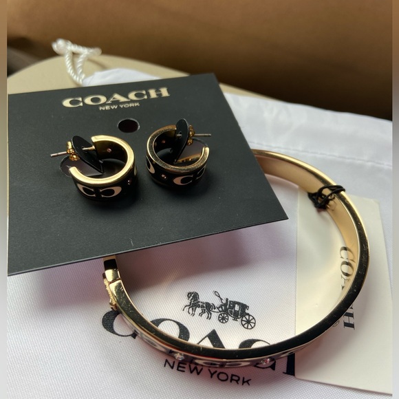 NWT! Authentic Coach bangle bracelet in gold, black with white logos + gift box - Picture 11 of 15